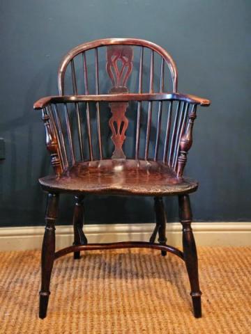 Antique Victorian Low Back Yew and Elm Wood Windsor Chair