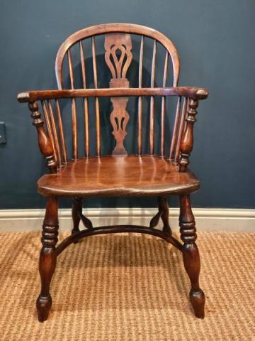 Antique George III Yew Wood Windsor Chair