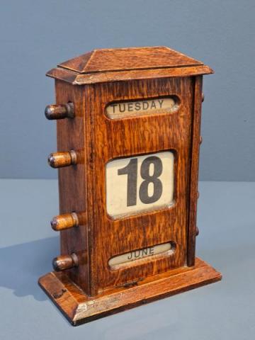 Antique Victorian Oak Perpetual Desk Calendar