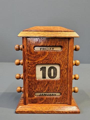 Antique Edwardian Oak Perpetual Desk Calendar at Sturmans Antiques calendar for sale