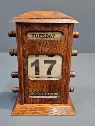 Antique Late Victorian Oak Perpetual Desk Calendar at Sturmans Antiques calendar for sale