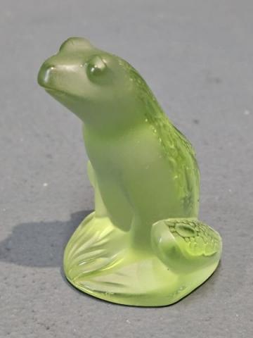 Green Lalique Frog at Sturmans Antiques Lalique for sale